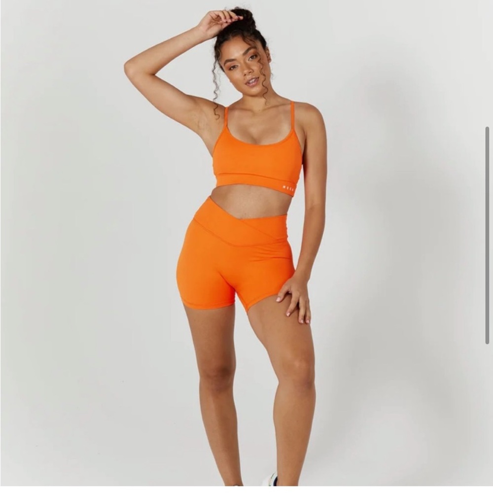 Muscle Republic Tropic Sports Bra in Tangelo Vuori Poppy Orange